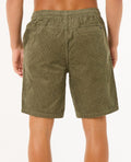 Pantalones cortos de pana Rip Curl Classic Surf Cord Volley para hombre, color verde oliva, vista trasera