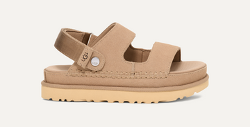 Vista lateral de las sandalias UGG Goldenstar Glide en color marrón claro para mujer, diseño con correa ajustable