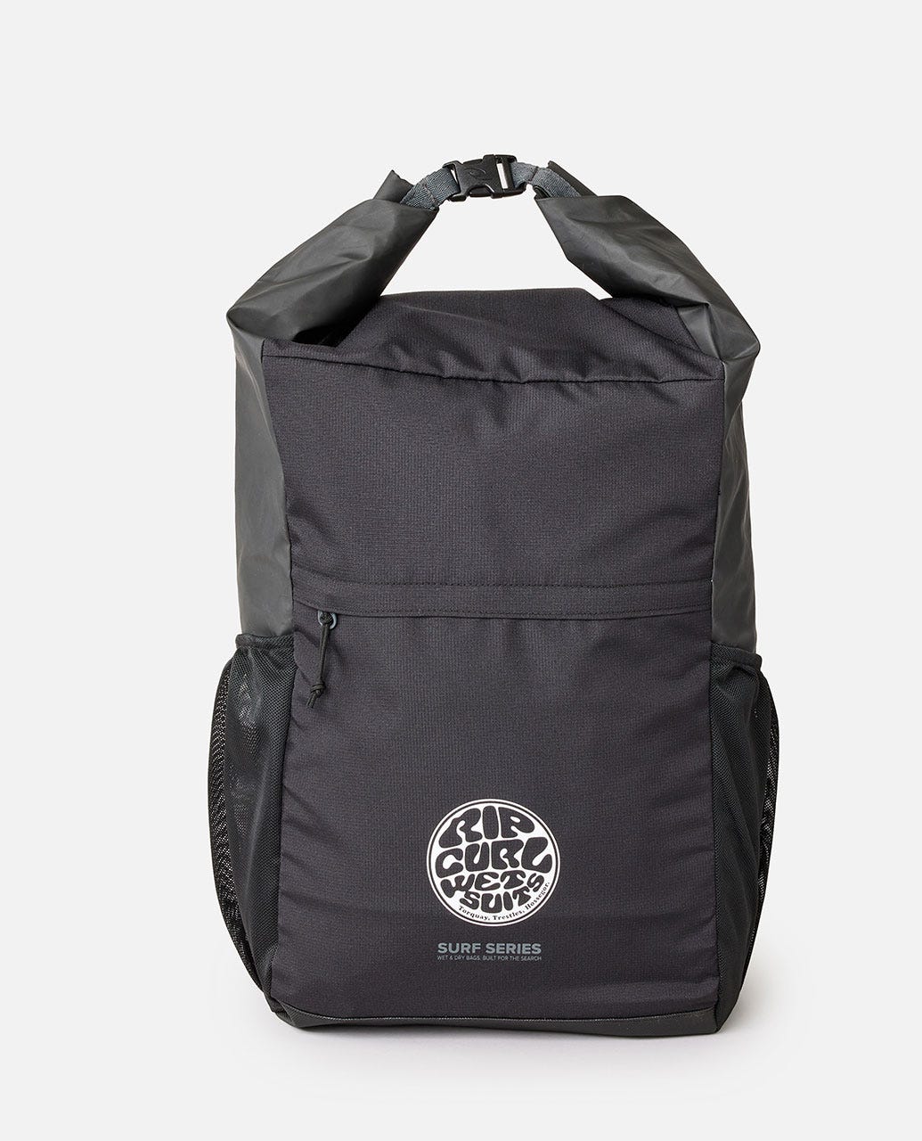 Mochila Rip Curl Surf Series 25L Ventura Pack – Vista lateral en color negro con cierre enrollable y bolsillo frontal.