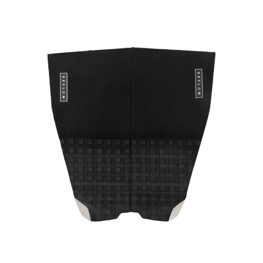 Vista lateral del grip Deflow 2 Piece Traction II negro con kick de cola de 25 mm a 50 grados sobre fondo blanco.
