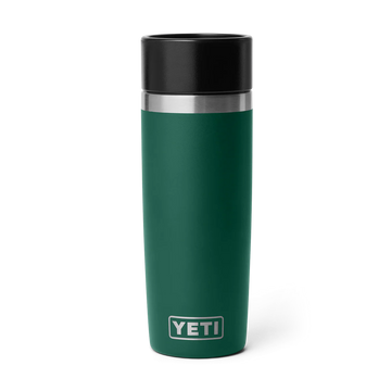 Vista frontal del YETI Rambler 16 oz Travel Bottle en color verde Black Forest con logotipo YETI grabado.