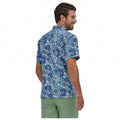 Hombre con Camisa de manga corta Patagonia Back Step Rincon Hunt Anacapa Blue espalda