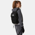 Mujer con Mochila The North Face Borealis Mini Negra