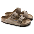 Birkenstock Arizona Plantilla Blanda Tobacco Brown, vista de suela EVA con dibujo de agarre y base de corcho natural en perfil.