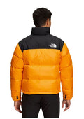 Hombre con Chaqueta The North Face 1996 Retro Summit Gold-Black posterior