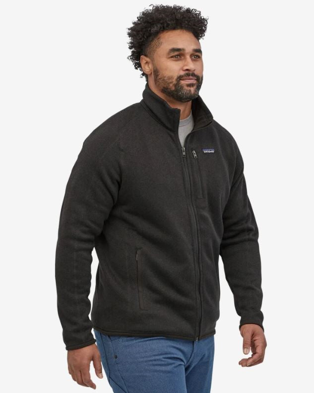 Hombre con la Chaqueta Patagonia Better Sweater en Negro