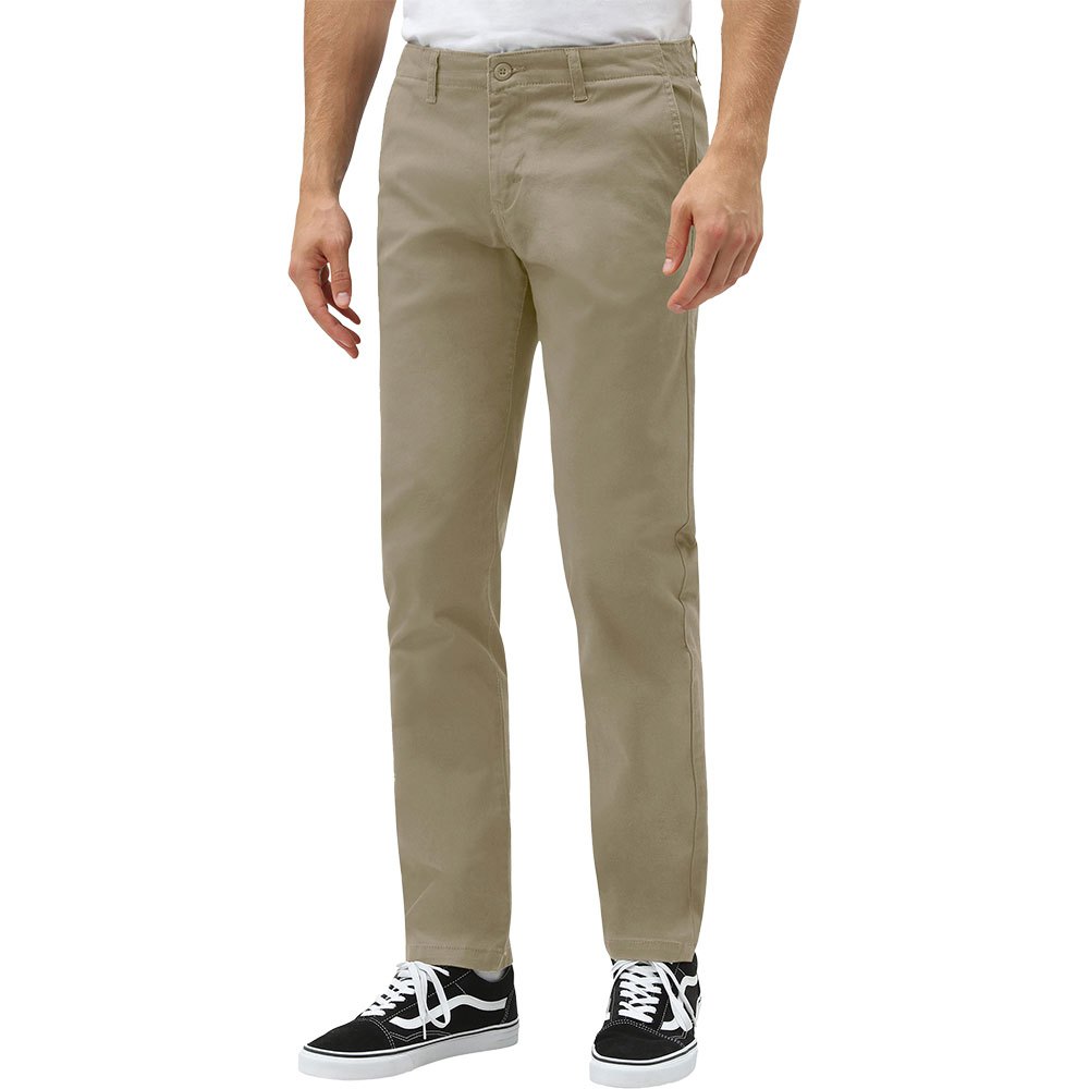 Hombre con el Pantalón Dickies Kerman Khaki