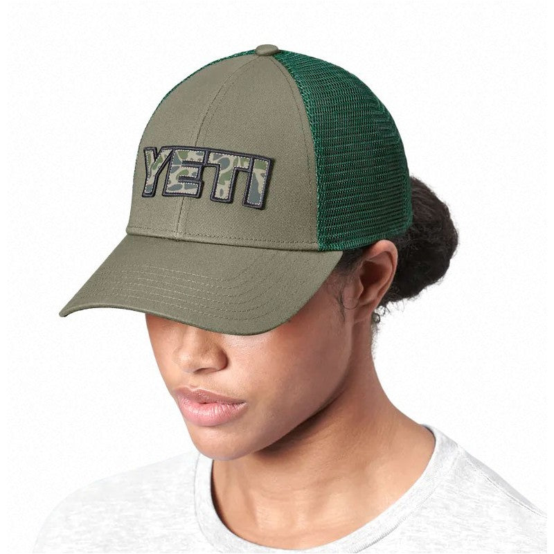 Mujer con Gorra de camionero Yeti Camo Logo Badge Verde Oliva