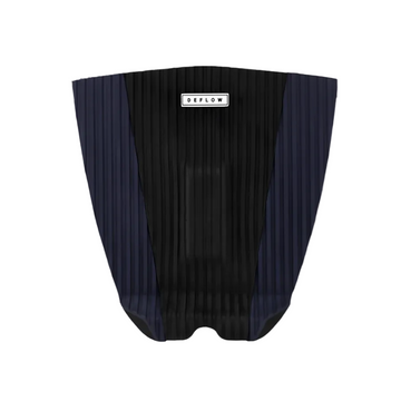 Grip de surf Deflow Adrien Toyon Traction Pad azul marino y negro, vista frontal plana de las 3 piezas con logo Deflow en pieza central y acanaladuras EVA.