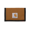 Cartera CARHARTT WIP Alec Wallet en color Hamilton Brown con el logo bordado en el frente.