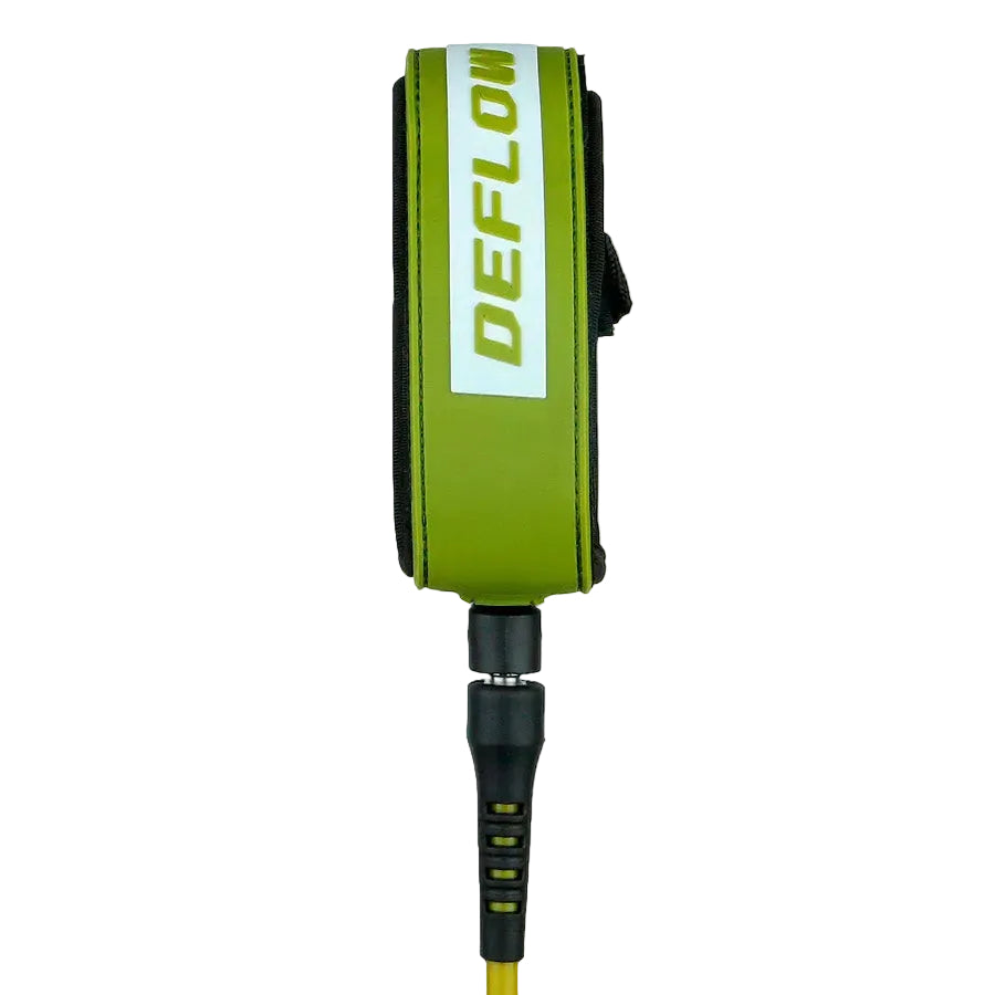 Invento de surf Deflow Core Leash en color avocado oil verde esmeralda intenso, vista completa con cuerda PU premium, tobillero de neopreno y doble swivel inoxidable.
