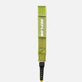 Primer plano del doble swivel de rodamiento de acero inoxidable del Deflow Core Leash Avocado Oil con cuerda PU verde esmeralda.