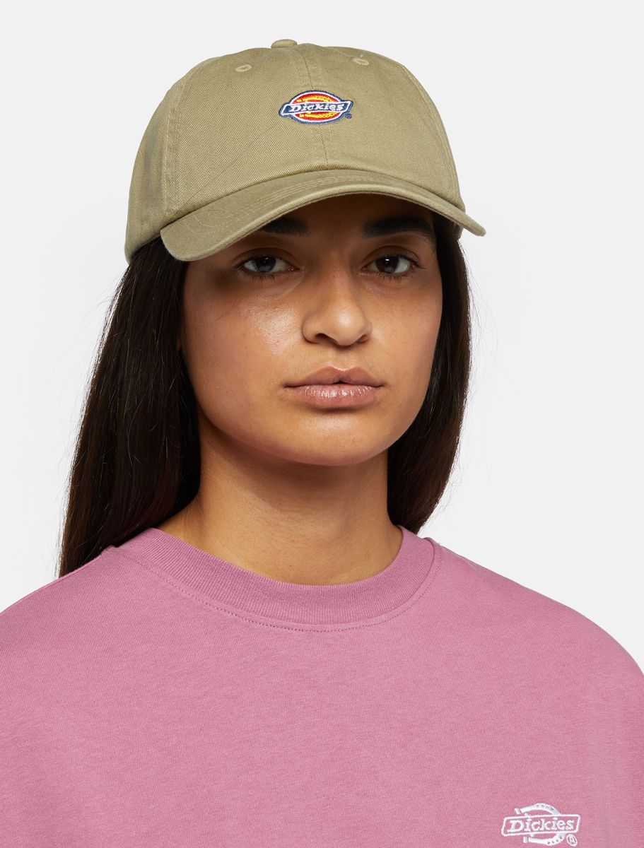 Chica con la Gorra Dickies Hardwick Imperial Green