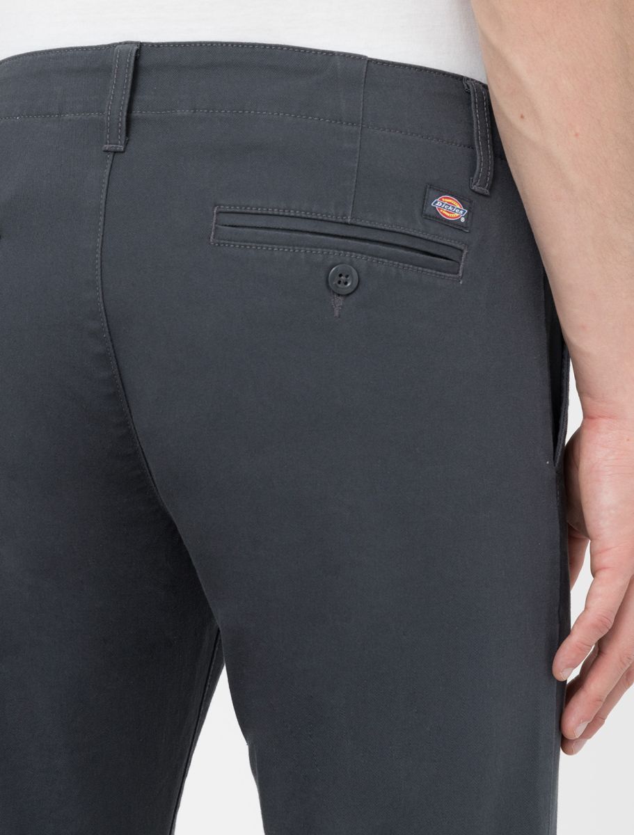 Bolsillo posterior con etiqueta de los Pantalones de Trabajo Resistentes Dickies Kerman Gris Carbón