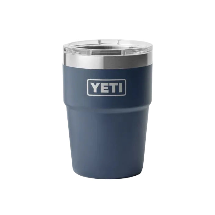 Vaso térmico YETI Rambler apilable en color Navycon logotipo visible