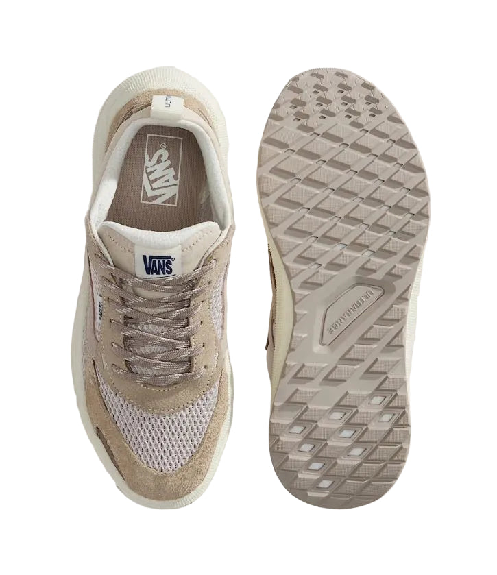 Vans UltraRange Neo 2.0 Oatmeal vista desde arriba, zapatilla ligera de caña baja con malla transpirable, puntera más ancha y suela de goma regenerativa.