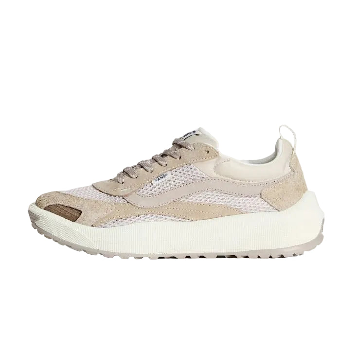 Vans UltraRange Neo 2.0 Oatmeal vista lateral individual, zapatilla ligera de caña baja con malla transpirable, puntera más ancha y suela de goma regenerativa.