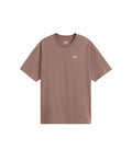 CAMISETA VANS SALTON LOOSE DEEP TAUPE. LOGO BORDADO EN BLANCO. CAMISETA ALGODÓN.