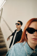 Pareja con gafas de sol Warmouth Eyewear Violent Vipper y otro modelo, moda urbana