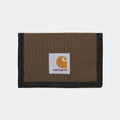 Cartera CARHARTT WIP Alec Wallet en color marrón (Liberica) con el logo bordado en el frente.