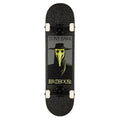 Base negra del skate completo Birdhouse Stage 3 Hawk Plague Doctor con el médico de la peste de máscara dorada sobre fondo gris, textos Tony Hawk y Birdhouse, trucks negros y ruedas blancas