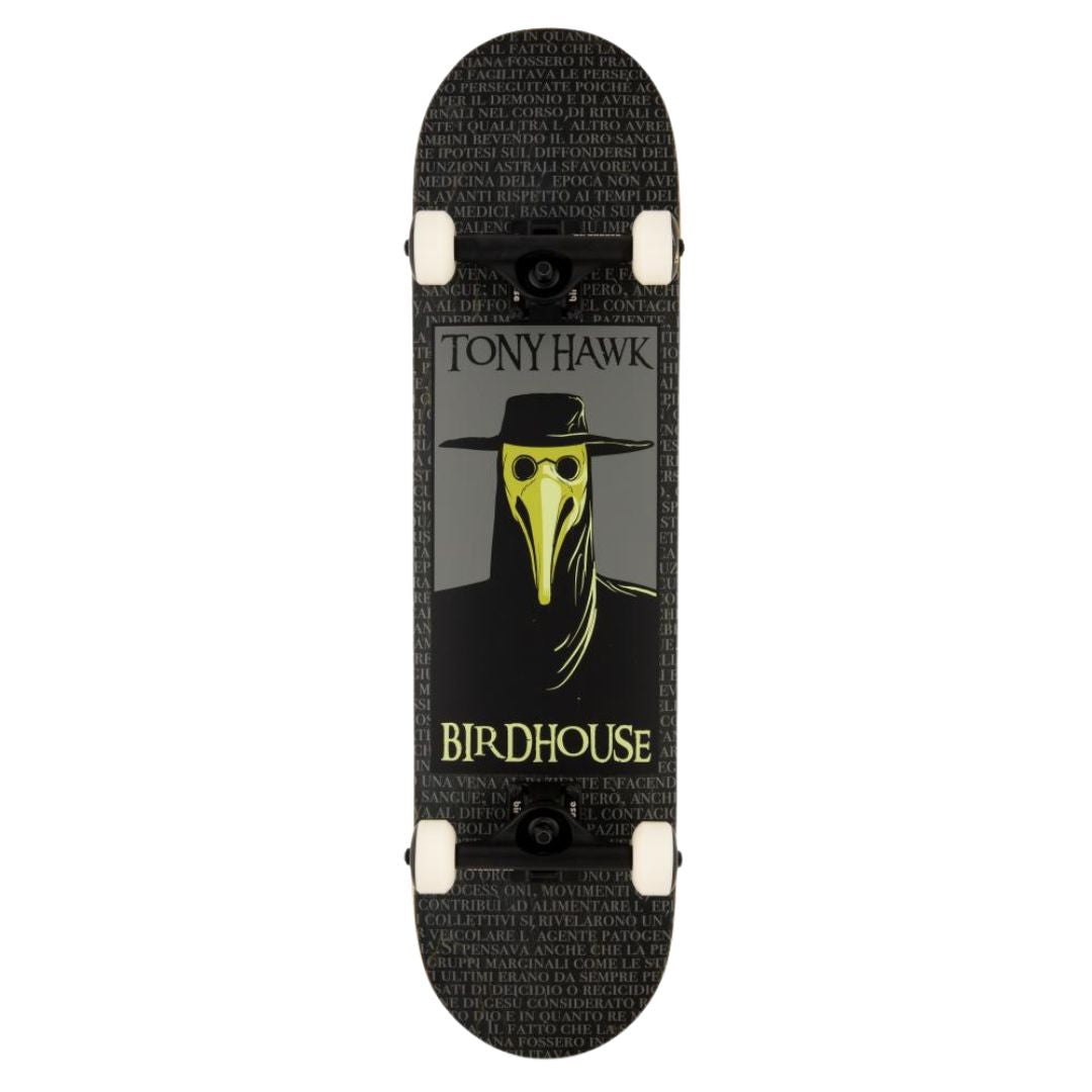 Base negra del skate completo Birdhouse Stage 3 Hawk Plague Doctor con el médico de la peste de máscara dorada sobre fondo gris, textos Tony Hawk y Birdhouse, trucks negros y ruedas blancas