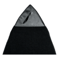 Detalle de punta afilada de la Deflow Boardcover Perf Black, protección rígida con textura hexagonal gris y bolsillo sobre cuerpo de tejido rizo negro.