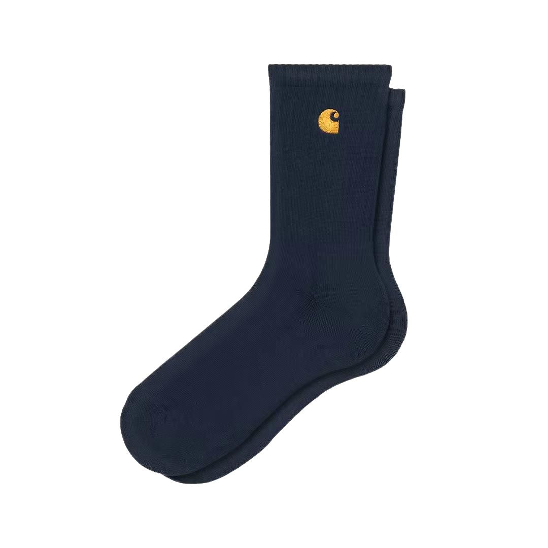 Calcetines Carhartt WIP Chase Socks Navy con el logo Carhartt en dorado.