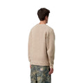 Modelo masculino vistiendo el Carhartt WIP Anglistic Sweater en color Speckled Fleur de Sel, vista trasera completa.