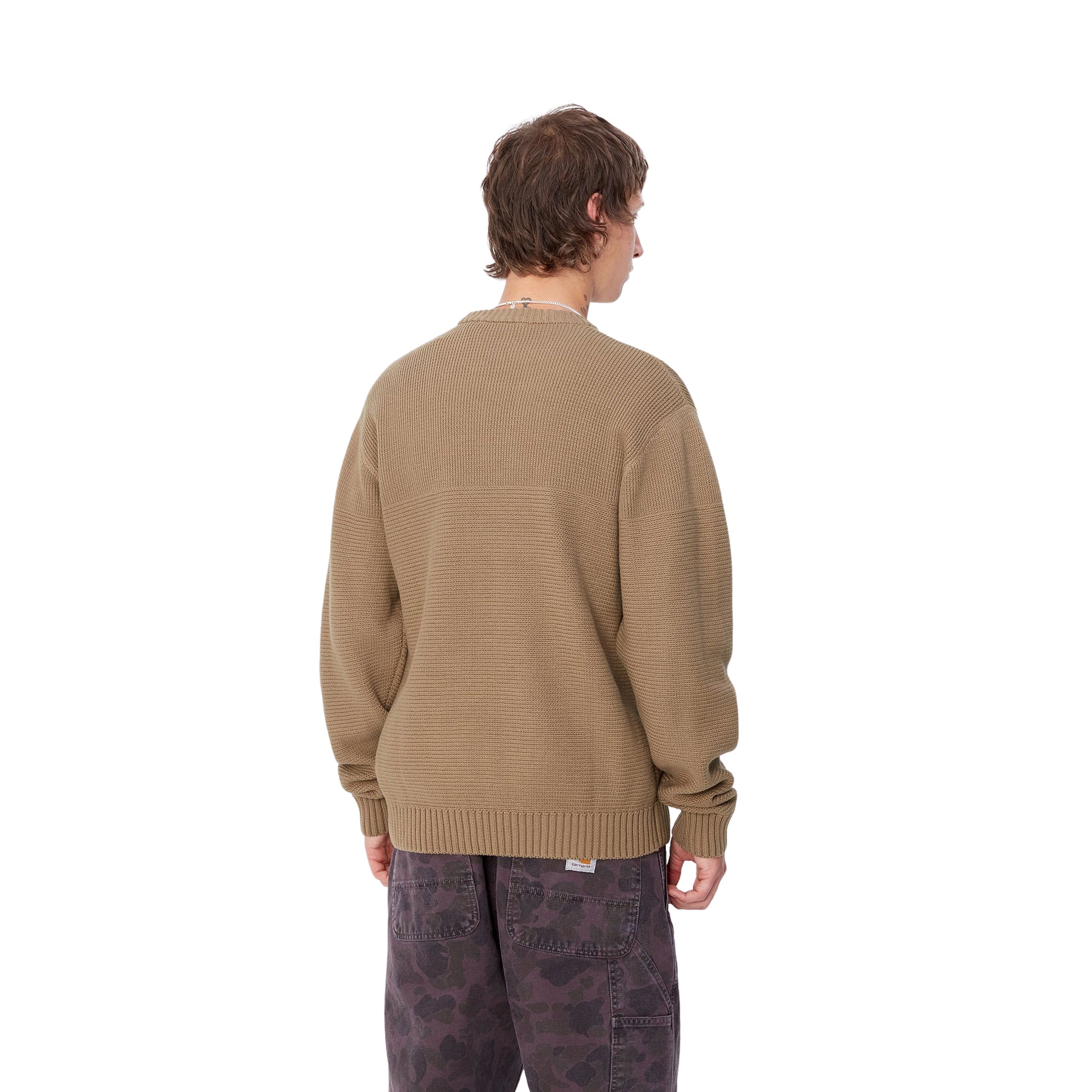 Hombre con el Jersey Carhartt WIP Chane Sweater Marrón espalda