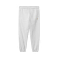 Carhartt WIP Chase Sweat Pant en negro, vista frontal plana sobre fondo blanco. Se aprecia el logo 