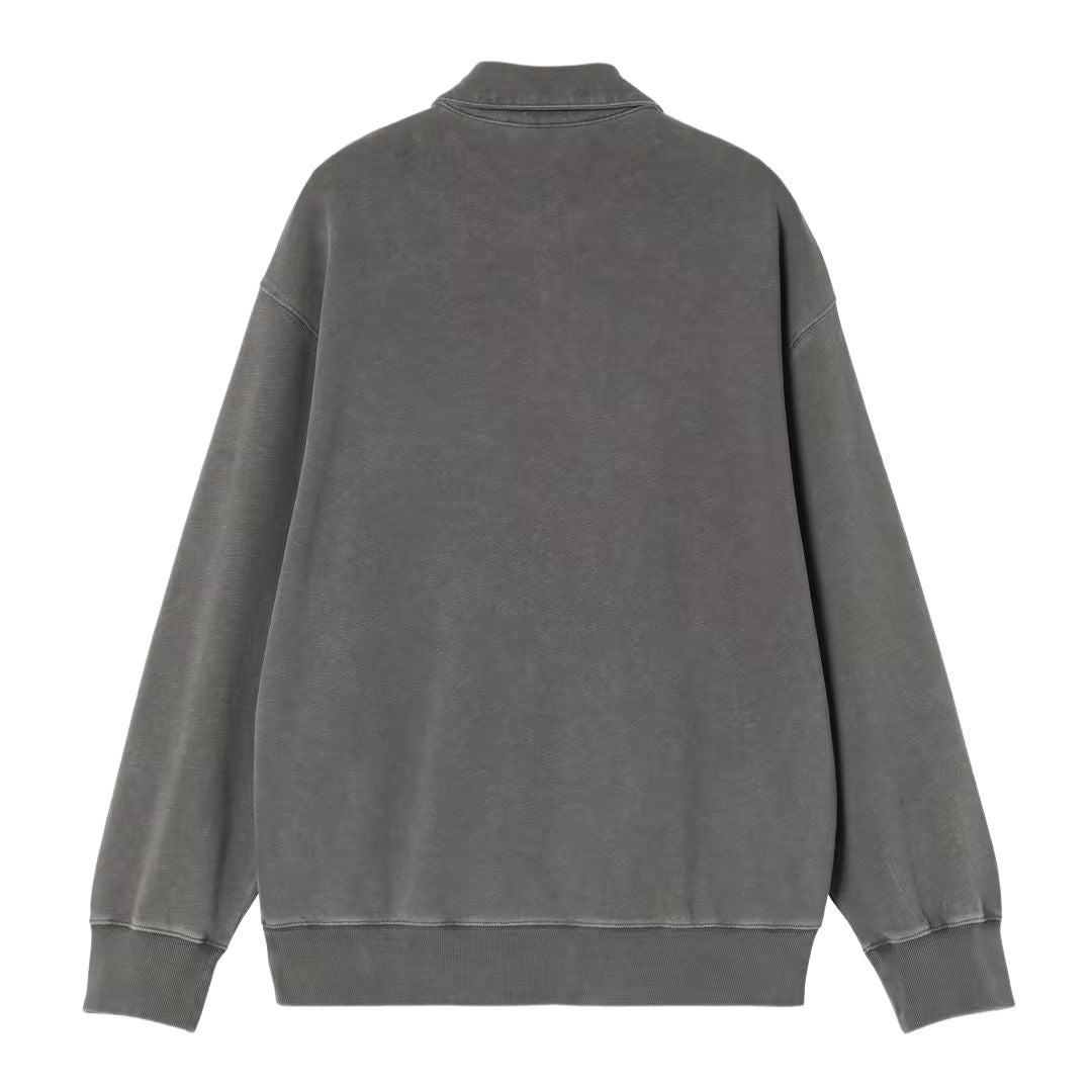 Carhartt WIP Harper Polo black garment dyed, vista trasera: punto de algodón pesado en gris antracita oscuro, hombros caídos, bajo acanalado y puños ribeteados, corte balloon fit.
