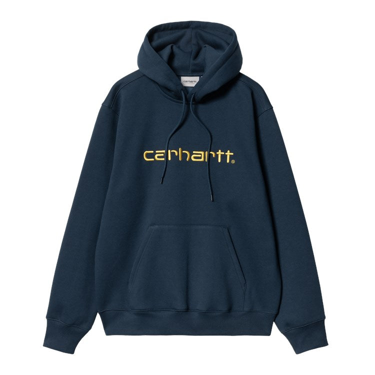 Sudadera con capucha azul oscuro Carhartt con logo bordado en amarillo vibrante y bolsillo tipo canguro.