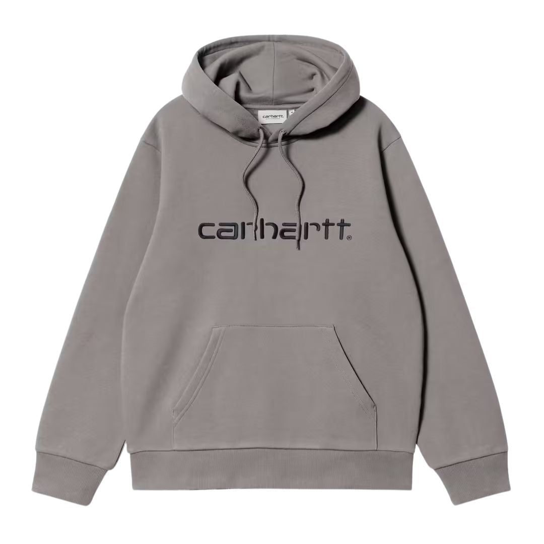 Sudadera con capucha Carhartt WIP Hooded Carhartt Sweat en gris Shady Grey vista frontal plana, con logo bordado Dark Navy, cordones y bolsillo canguro frontal sobre fondo blanco.