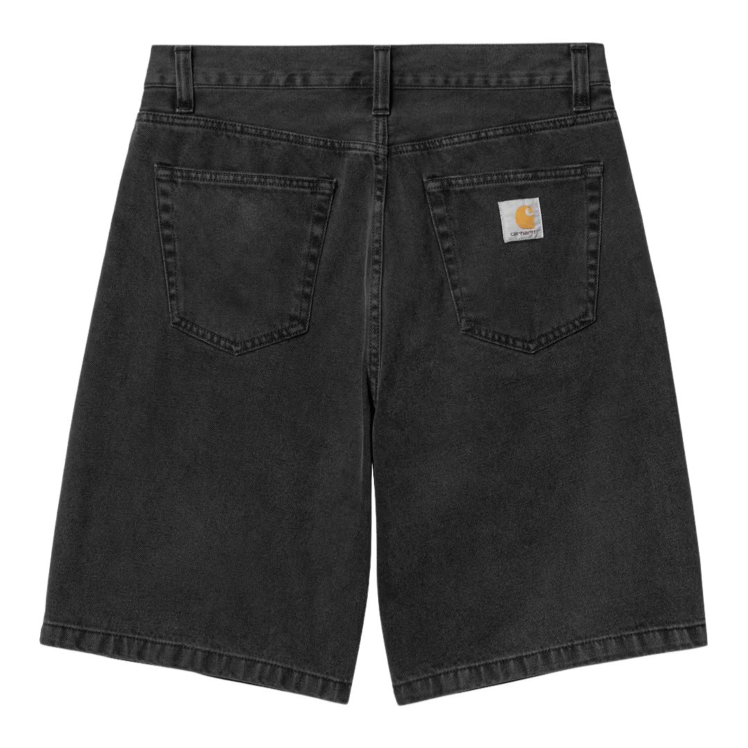 Carhartt WIP Landon Short negro stone washed, detalle frontal desde la cintura, amplitud de pierna y acabado lavado con matices grises.