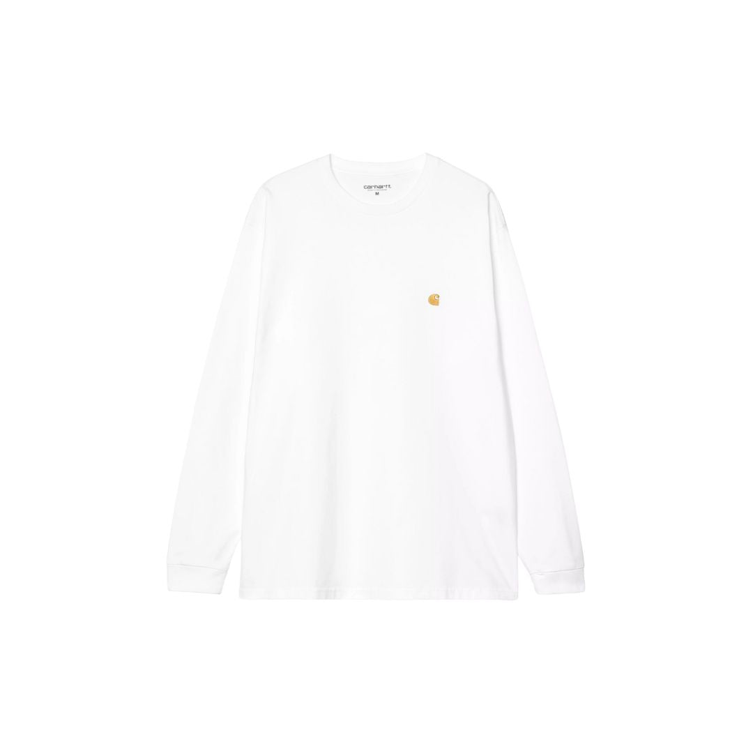 Vista frontal de la camiseta Carhartt WIP L/S Chase T-Shirt en color blanco con logo dorado en el pecho.