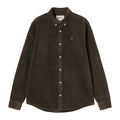 Camisa de pana de manga larga Carhartt WIP L/S Madison Cord Shirt en color Tobacco, vista frontal con cuello abotonado, botones y bolsillo con logotipo bordado.