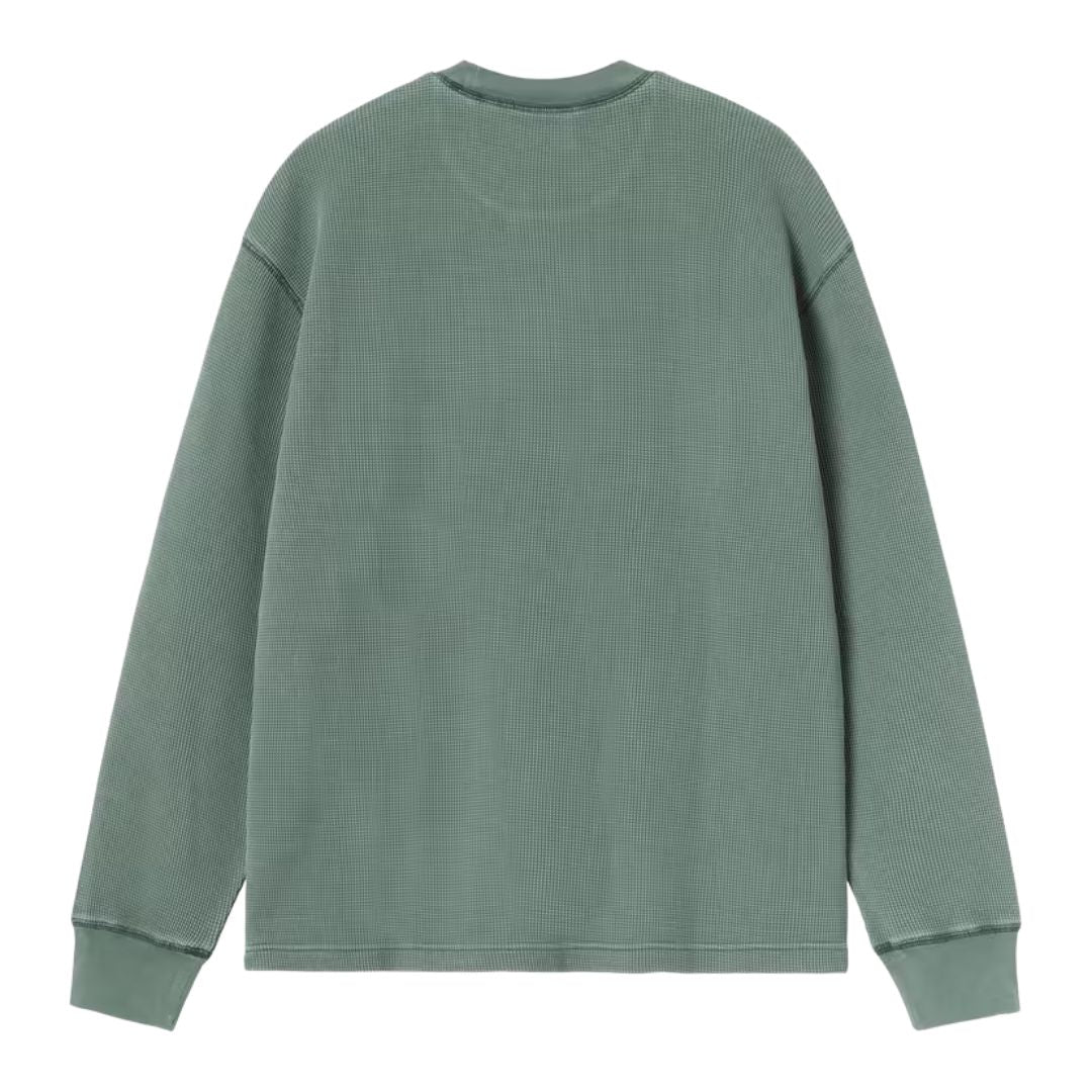Carhartt WIP L/S Vista Waffle T-Shirt en verde dark scarab, vista trasera plana sobre fondo blanco. Se aprecia el tejido gofrado de algodón y el cuello redondo con costuras vistas.