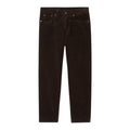 Vista frontal del pantalón de pana Carhartt WIP Newel Cord Pant color marrón tobacco en plano neutro.