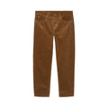 Vista frontal del pantalón de pana Carhartt WIP Newel Pant en color marrón cámel sobre fondo blanco, con cinco bolsillos, cintura normal y pernera de corte relaxed tapered.