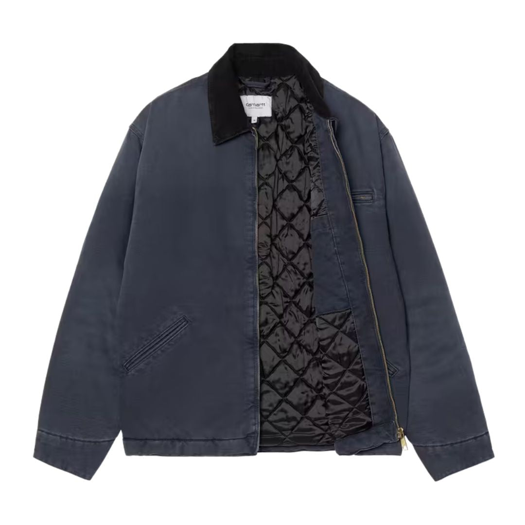 Vista frontal abierta de la chaqueta Carhartt WIP OG Detroit Jacket FW en color Dark Navy con forro acolchado negro.