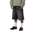 Carhartt WIP OG Single Knee Short negro destroy wash, detalle lateral frontal, bolsillo para herramientas visible y denim negro con degradado destroy wash.