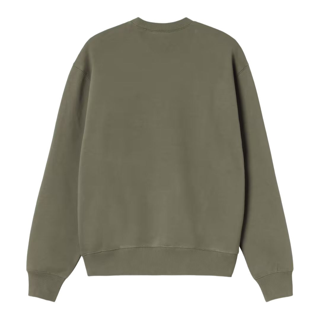 Carhartt WIP Pinball Sweatshirt en color verde leaf, vista trasera plana. Sudadera de algodón pesado cepillado lavada en prenda con cuello redondo acanalado, manga larga y puños y bajo acanalados en negro. Espalda completamente lisa. Corte loose fit.