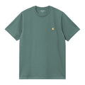 Camiseta básica de manga corta Carhartt WIP S/S Chase T-Shirt Verde plateado con el logo Carhartt bordado en dorado en el pecho