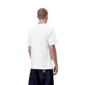 Carhartt WIP S/S Column T-Shirt en color blanco, vista trasera sobre modelo masculino. Camiseta de algodón orgánico de peso medio con cuello redondo ribeteado, manga corta y espalda completamente lisa. Corte loose fit.