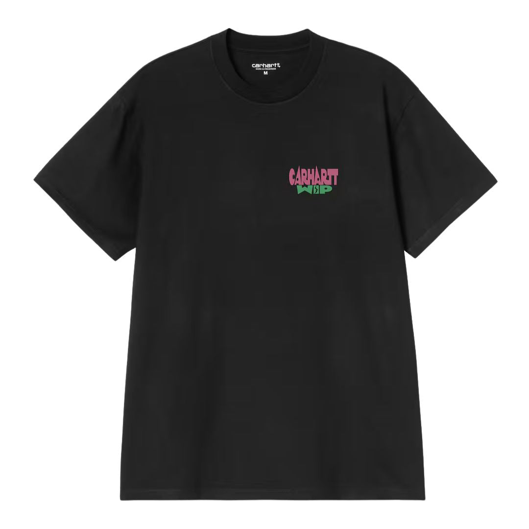 Carhartt WIP S/S Luggage Label T-Shirt negra, vista delantera: estampado gráfico pequeño en el pecho izquierdo con logo Carhartt WIP en rosa y verde, cuello redondo, etiqueta interior visible.