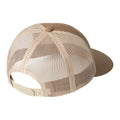Carhartt WIP Take Off Trucker Cap en color stone, vista trasera. Gorra trucker de cinco paneles con panel delantero en sarga marrón piedra, malla trasera en beige arena transpirable y cierre snapback ajustable en beige.