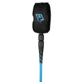 Leash de surf Creatures of Leisure Reliance 2.0 Standard Duty 6' cyan twist black con tobillera negra, logo cyan, doble swivel marino negro y cordón cyan de 7 mm con detalles negros.