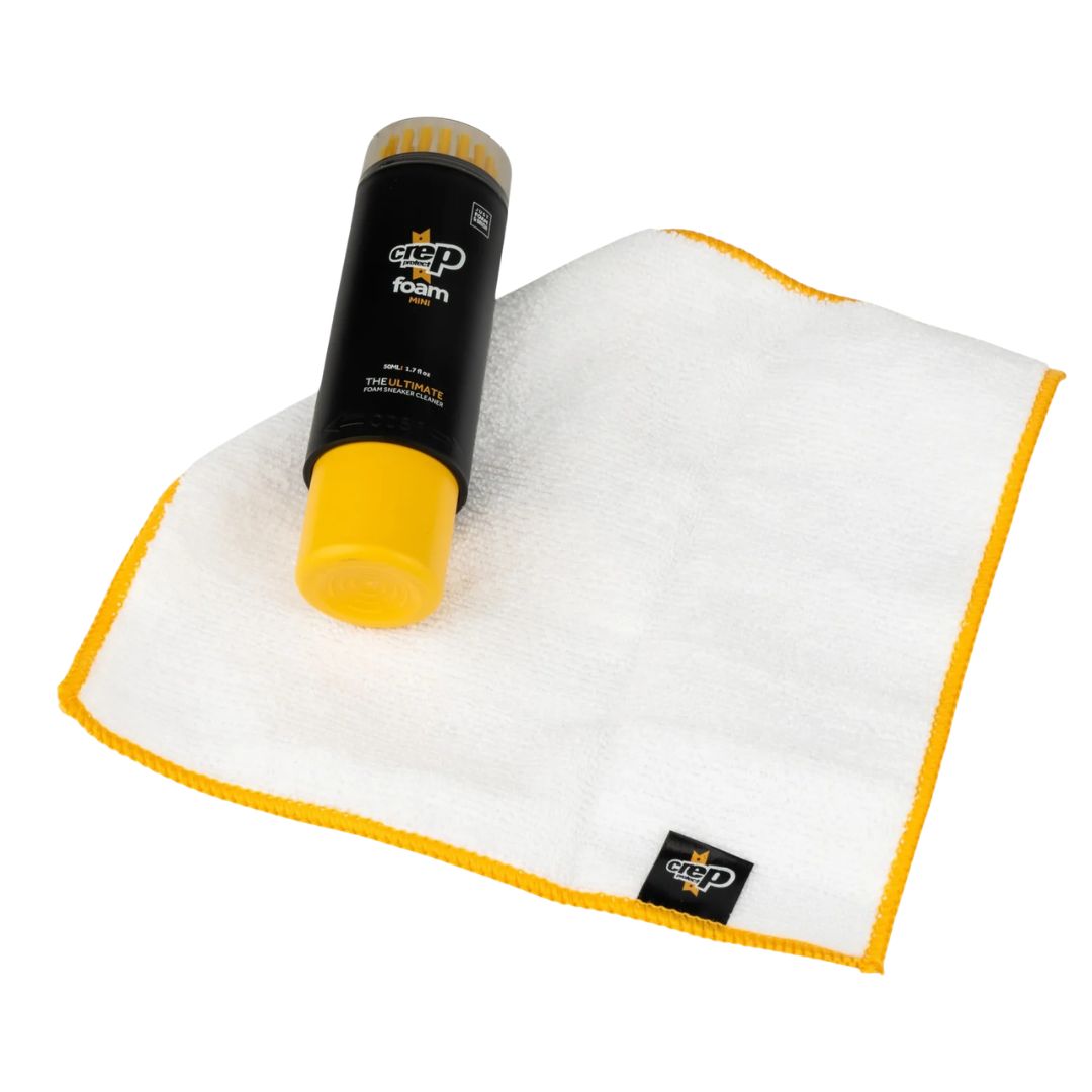 Crep Protect Foam Mini limpiador de zapatillas sin agua con paño de microfibra.