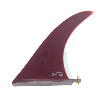 Quilla single fin Deflow Cream 9,75" en color cherry rojo enfocado, vista frontal mostrando el contorno en A y el perfil raked-back en fibra de vidrio sobre fondo blanco.